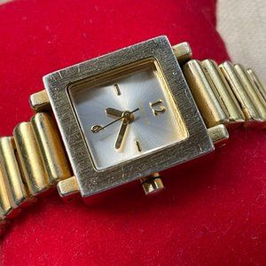 Vintage Claremont Women Wristwatch Gold Tone Quartz Analog Wrist watch